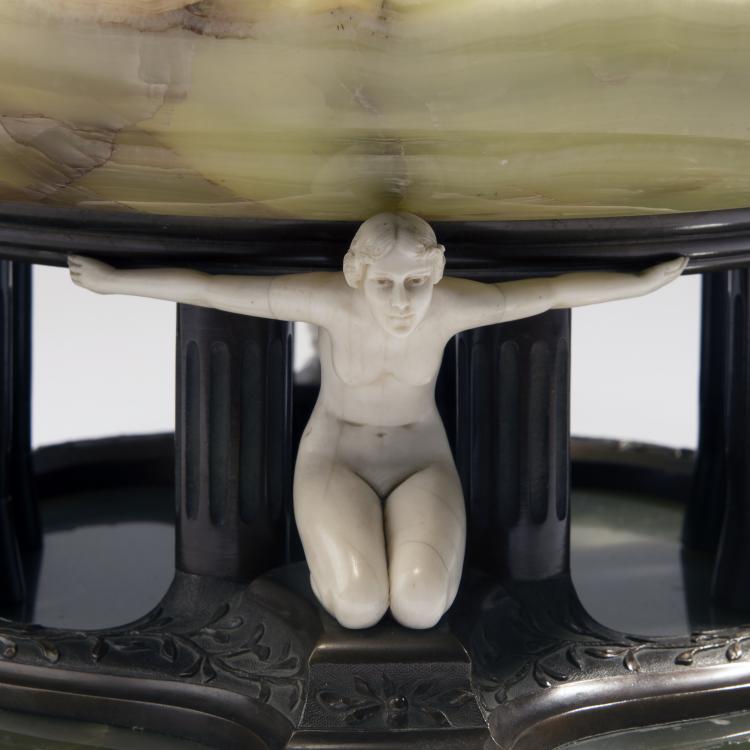 Bild 5 zu Objekt, 'Grecian Maidens supporting dish', 1920s , 141D 5