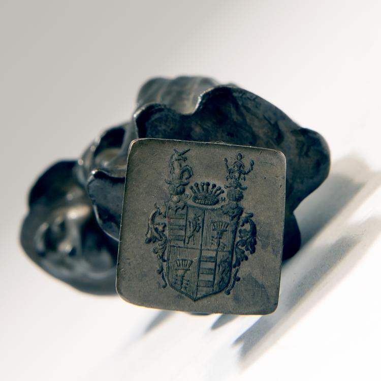 Bild 4 zu Objekt, Petschaft 'M&auml;dchen im Windsto&szlig;', 1900, K. & K. Kunst-Erzgiesserei, Wien, 141C 753