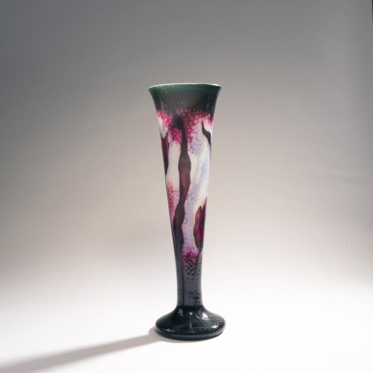 Bild 2 zu Objekt, Tall 'Tulipes' Martel&eacute; vase, 1898-99, Daum Fr&egrave;res, Nancy, 144B 79