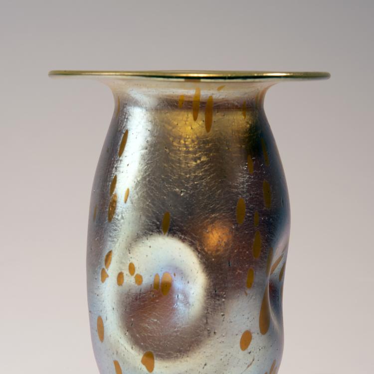 Bild 2 zu Objekt, Vase 'Astr&auml;a', um 1901, L&ouml;tz Wwe., Klosterm&uuml;hle, 141C 528