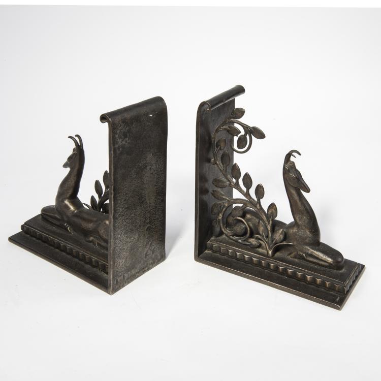 Bild 1 zu Objekt, Zwei Buchst&uuml;tzen 'Hirsch', 1927, Brandt, Edgar, Paris, 141C 638