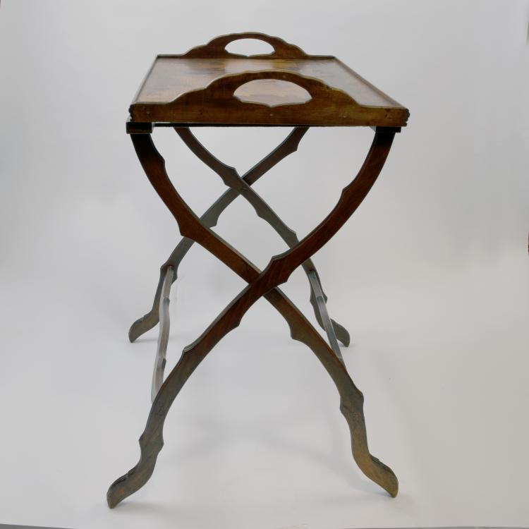 Bild 2 zu Objekt, Klapptisch mit abnehmbaren Tablett, um 1910, Guth, Paul, Nancy, 141C 566