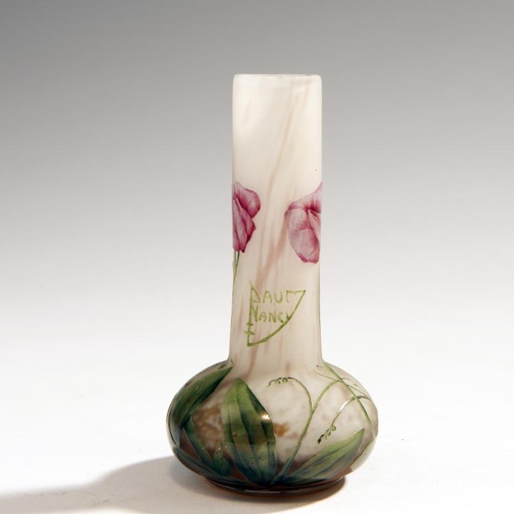 Bild 1 zu Objekt, Kleine Stangenvase 'Pois de Senteur', 1910, Daum Fr&egrave;res, Nancy, 141C 427