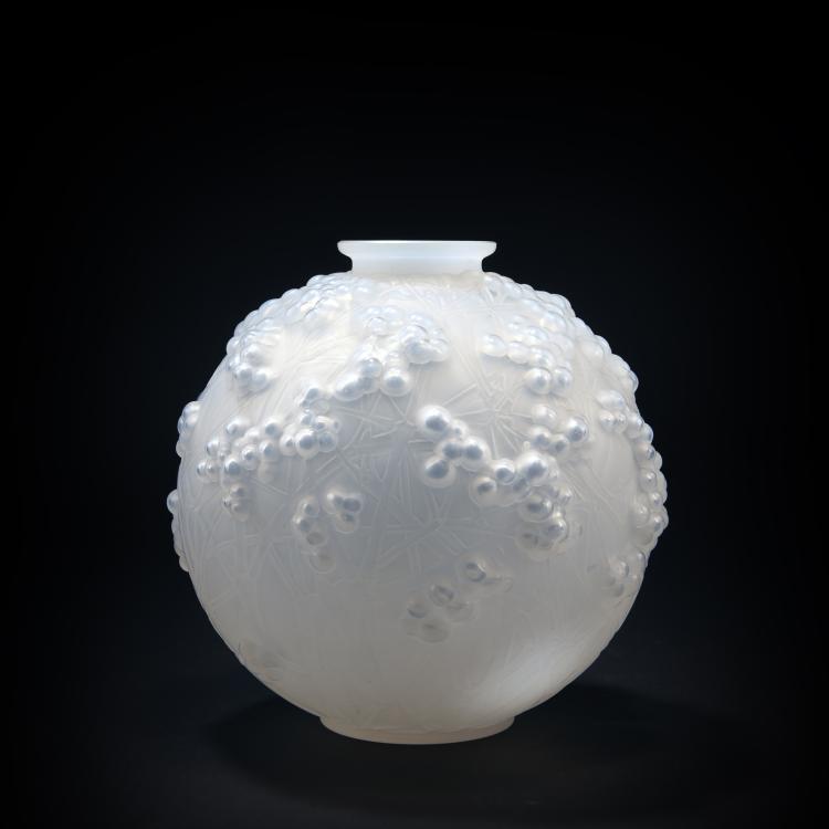 Bild 1 zu Objekt, 'Druide' or 'Gui de Ch&ecirc;ne' vase, 1924, Lalique, Ren&eacute;, Wingen-sur-Moder, 141B 331
