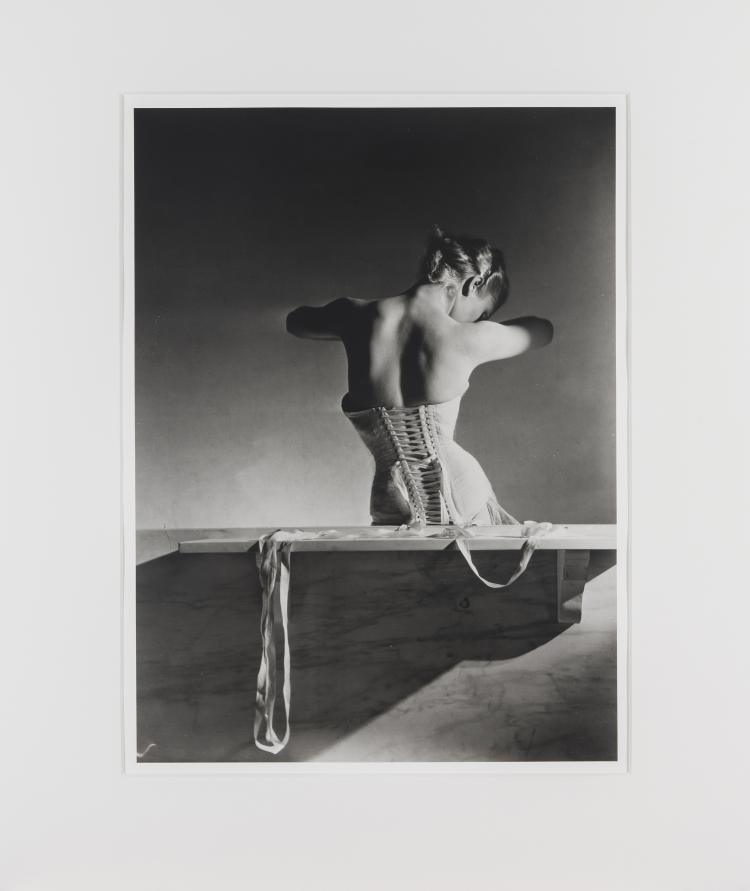 Hauptbild zu Objekt, 'Mainbocher Corset', 1939 (sp&auml;terer Abzug), 142C 332