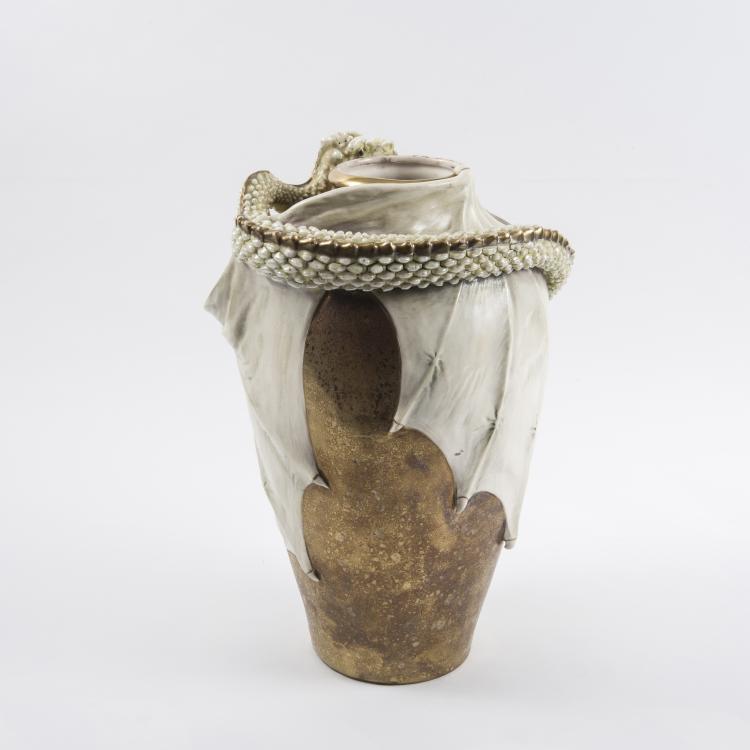 Bild 1 zu Objekt, Vase mit zweifl&uuml;geligem Drachen, um 1905, Stellmacher, Eduard, Turn-Teplitz, 141C 625