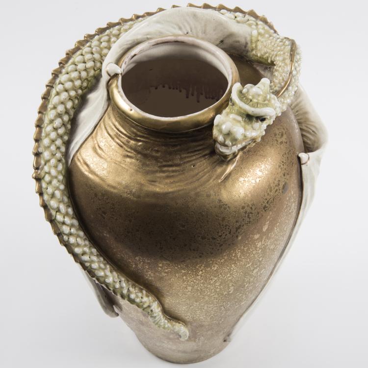 Bild 4 zu Objekt, Vase mit zweifl&uuml;geligem Drachen, um 1905, Stellmacher, Eduard, Turn-Teplitz, 141C 625