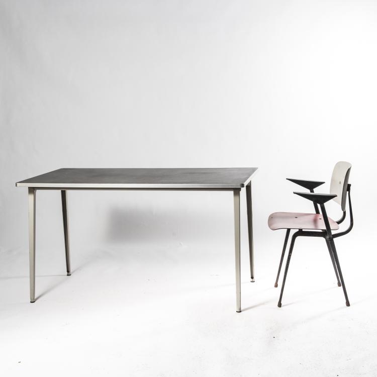 Hauptbild zu Objekt, Schreibtisch 'Revolt' mit Armlehnstuhl 'Revolt', 1954, Ahrend Cirkel, Den Haag, 143B 329