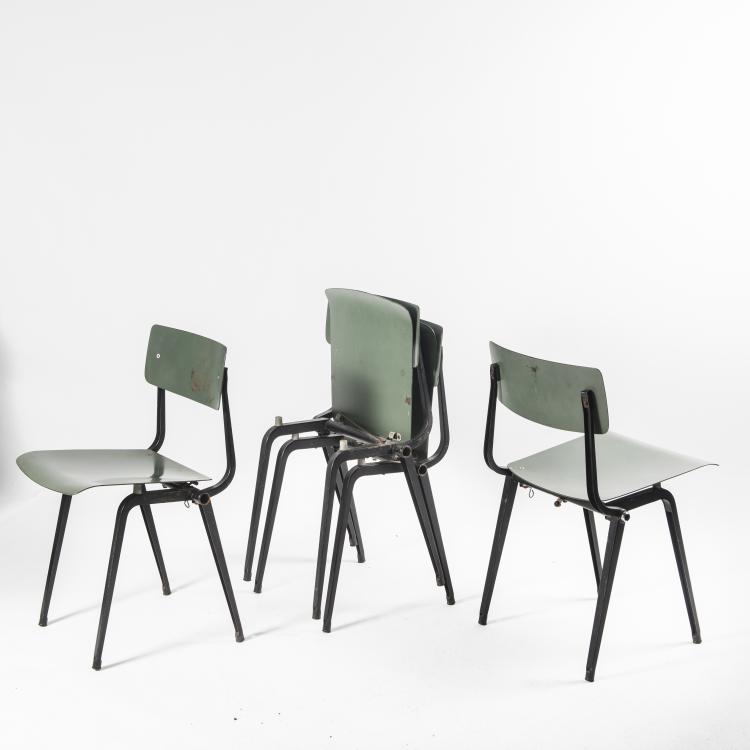 Bild 1 zu Objekt, Vier Klappst&uuml;hle 'Revolt' - 'Theatre chair', 1954, Ahrend Cirkel, Den Haag, 143B 328