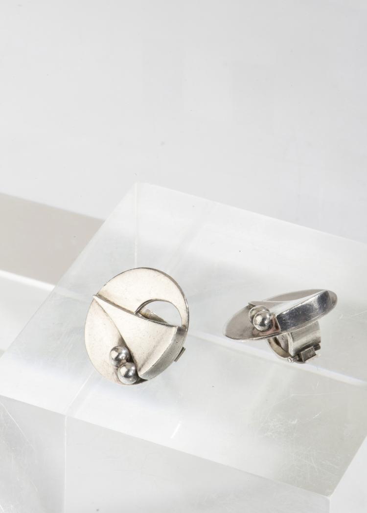 Bild 1 zu Objekt, Pair of ear clips, 1930s, Jean Despr&eacute;s, 142B 238