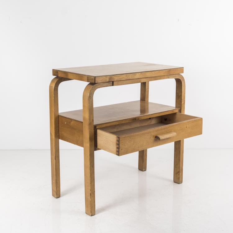 Bild 1 zu Objekt, Beistelltisch 'Radio table', um 1935, Alvar Aalto, Artek, Helsinki, 142A 049