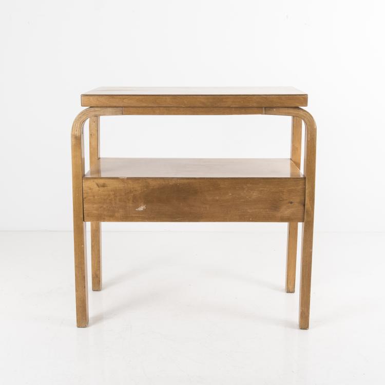 Bild 4 zu Objekt, Beistelltisch 'Radio table', um 1935, Alvar Aalto, Artek, Helsinki, 142A 049