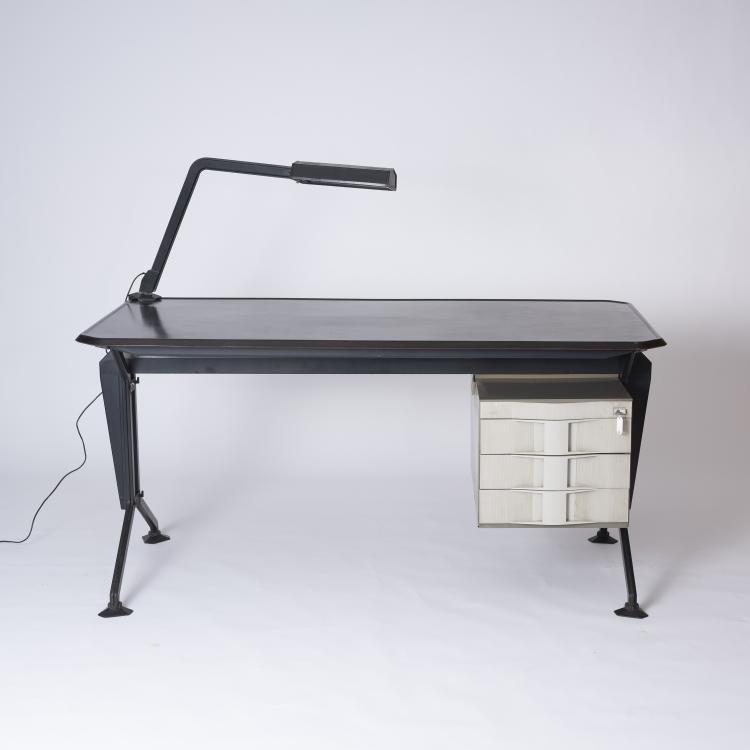 Bild 2 zu Objekt, Schreibtisch 'Arco' mit Schreibtischleuchte, 1963, Olivetti, Ivrea, 143A 179