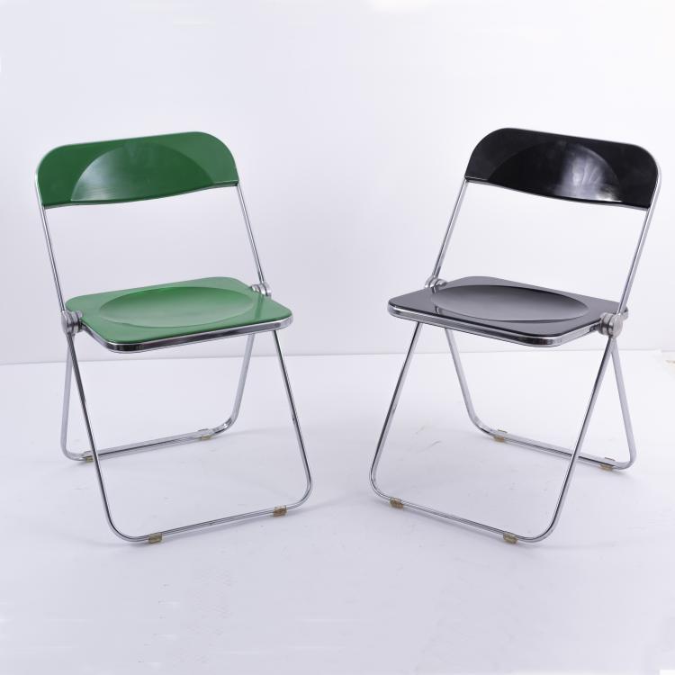 Bild 2 zu Objekt, Klappschreibtisch 'Platone', 1970 und zwei St&uuml;hle 'Plia', 1969, Anonima Castelli, Bologna, 143A 209