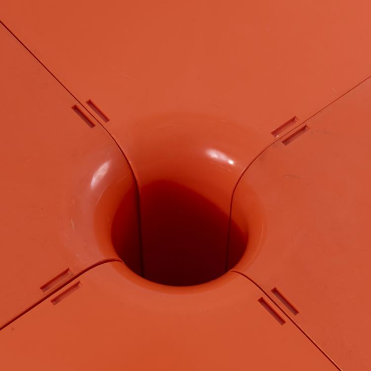 Bild 2 zu Objekt, Beistelltisch 'Quattro Quarti' - 'Mod. 700', 1969, Bernini, Carate Brianza, 143A 203