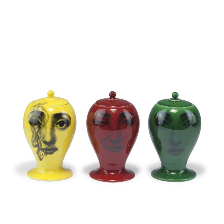Hauptbild zu Objekt, Drei kleine Vasen 'Buonanotte', 'Il fumo fa male', 'L'antipatico', 2000er Jahre, Barnaba Fornasetti, Fornasetti, Mailand, 143A 114
