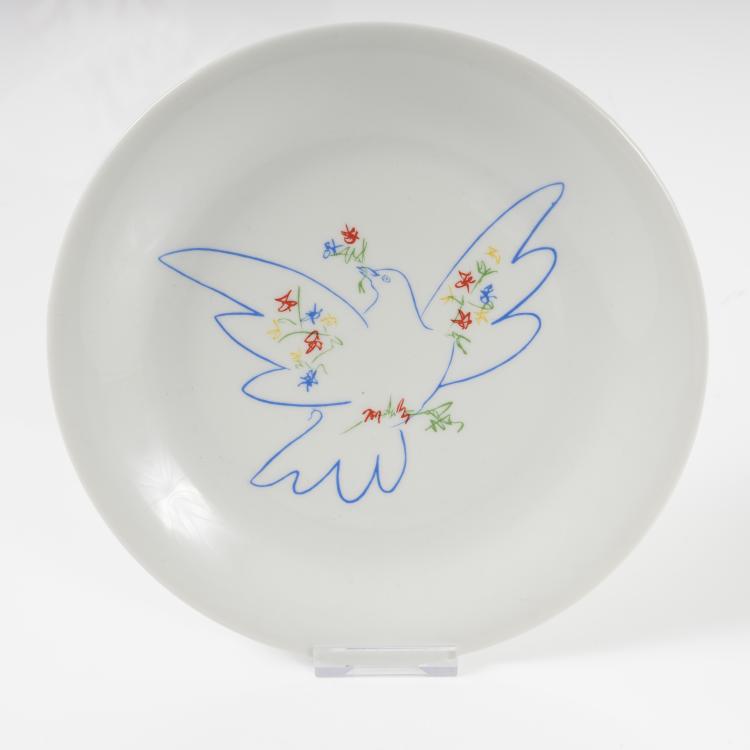 Bild 6 zu Objekt, Vier Porzellan-Teller mit Picasso-Motiven: Friedenstaube, 'Le Coq', weibliches Profil, T&auml;nzer in Landschaft, 1970er Jahre, Limoges E.C.P.L.P, 145C 495