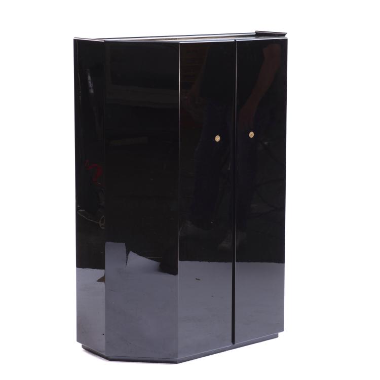 Hauptbild zu Objekt, Lacquer cabinet, c. 1980, Kazuhide Takahama, Simon Gavina, Mailand, 143B 467