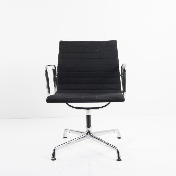 Bild 1 zu Objekt, Armlehnstuhl 'Aluminium Group', 1958, Vitra Design, Weil am Rhein, 143B 355